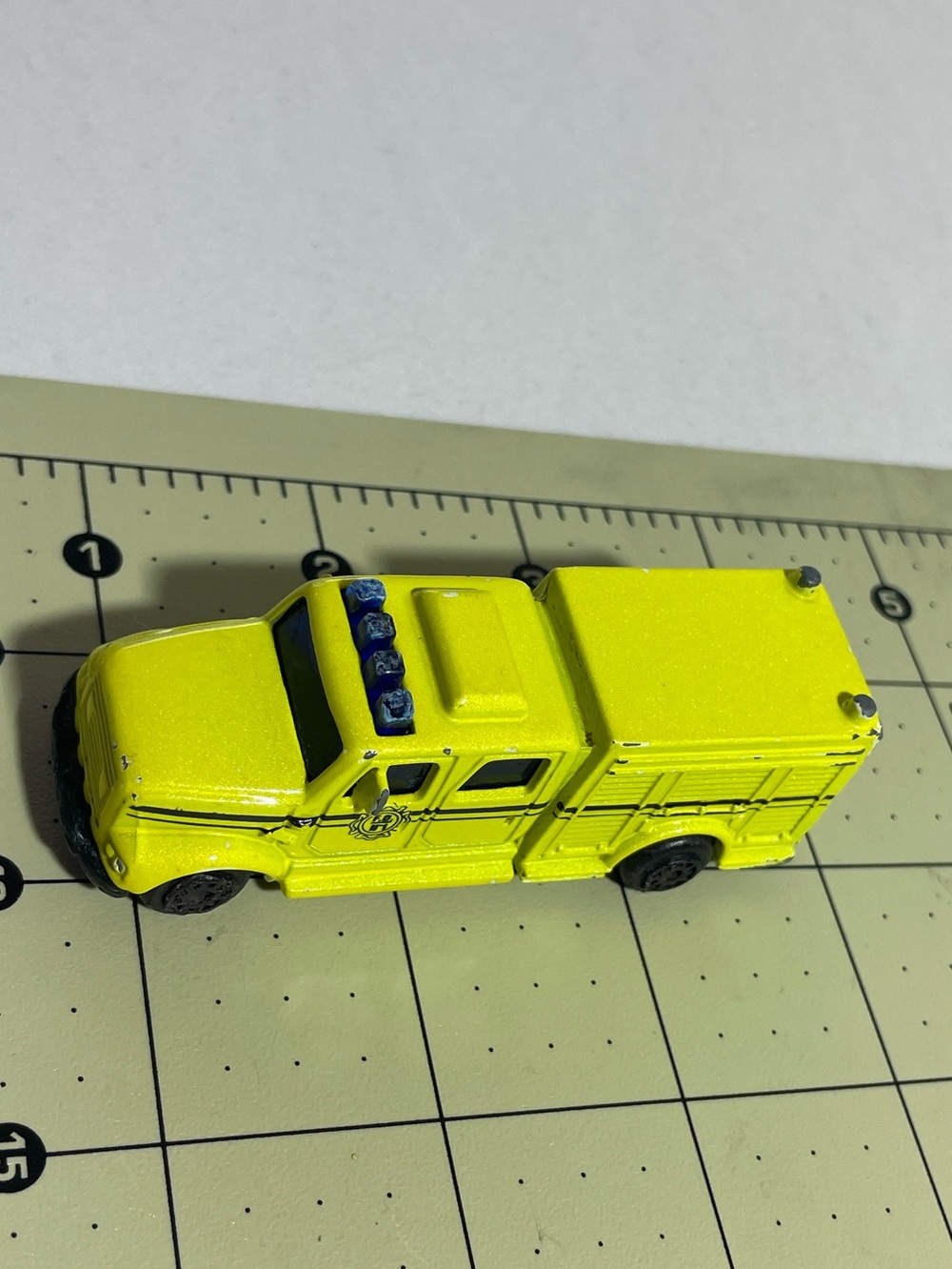 MAISTO Fire Equipment Truck Yellow Diecast Truck. Vintage 1:64